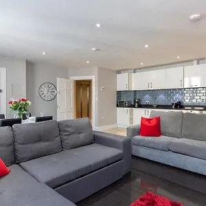 Deluxe Of Apartment